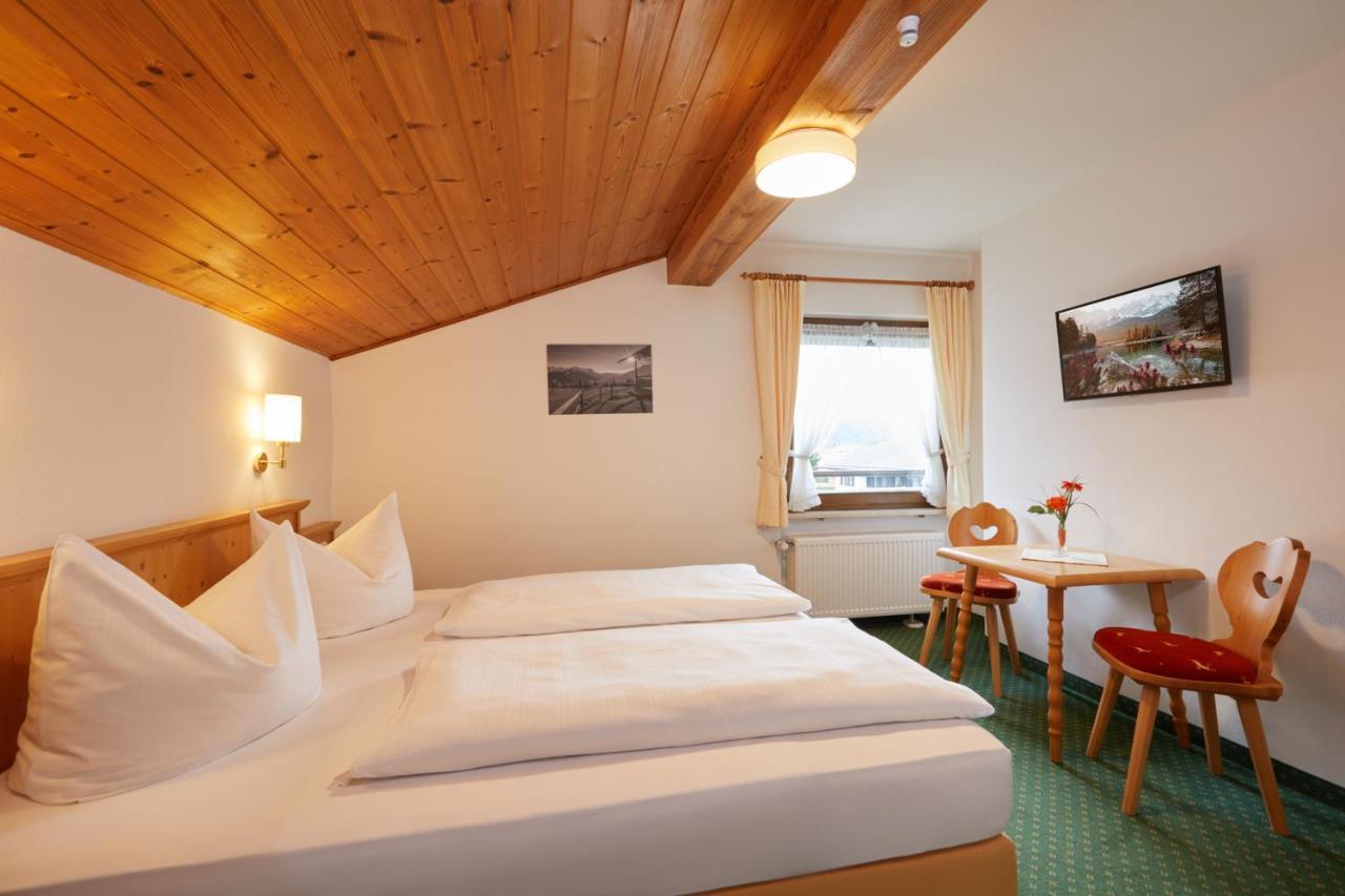 Hotel Garni Zugspitz Фархант Екстериор снимка
