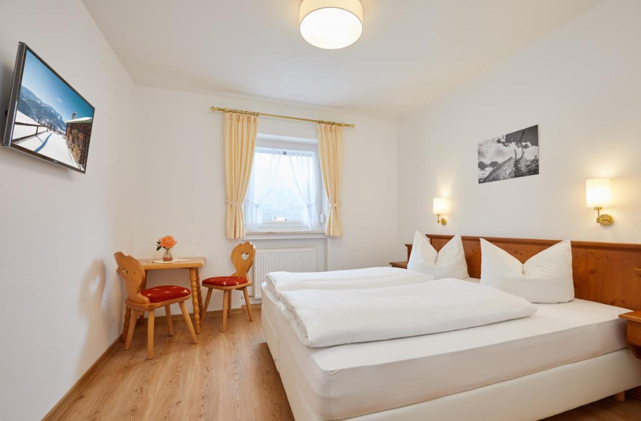 Hotel Garni Zugspitz Фархант Екстериор снимка