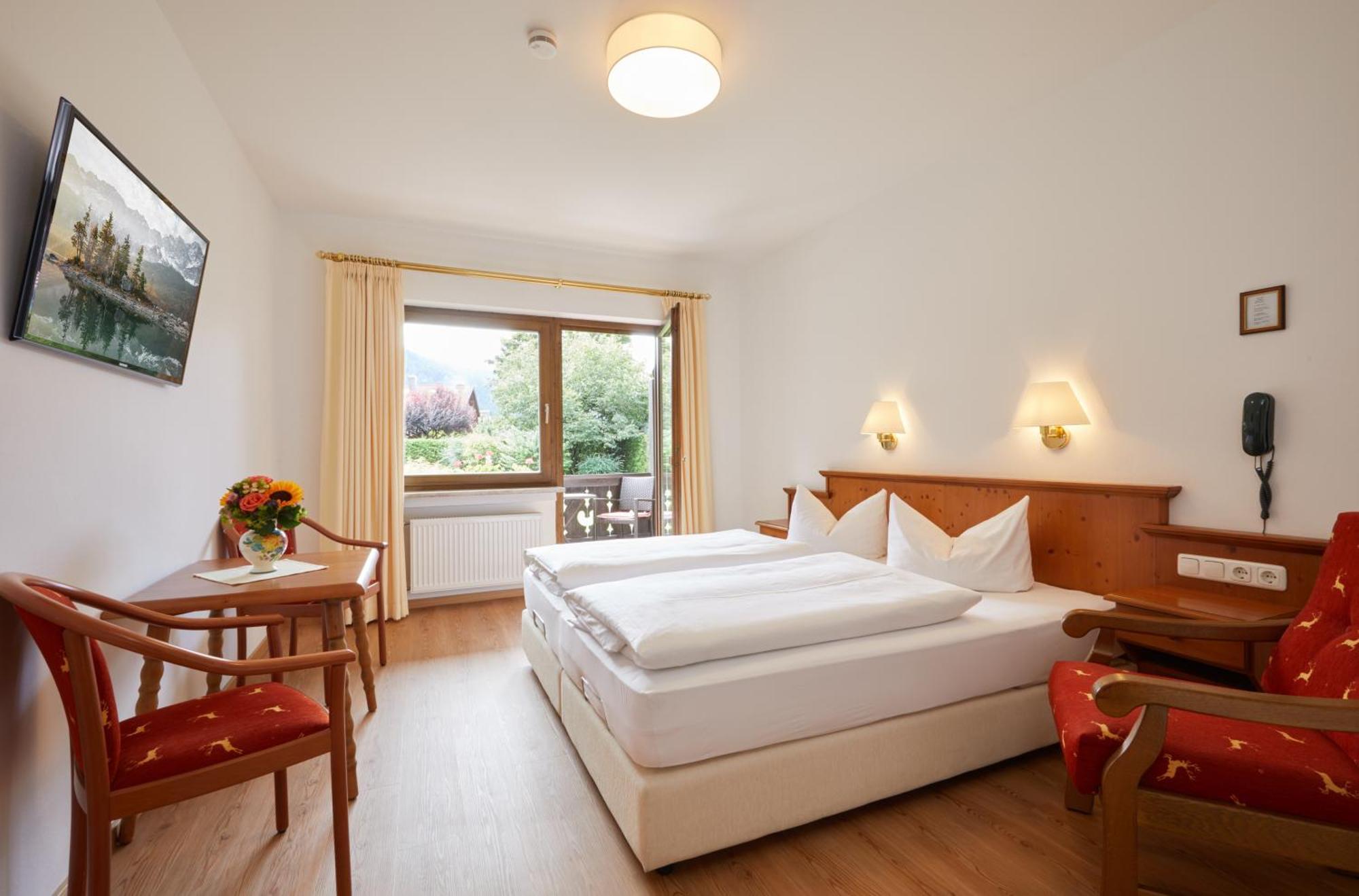 Hotel Garni Zugspitz Фархант Стая снимка